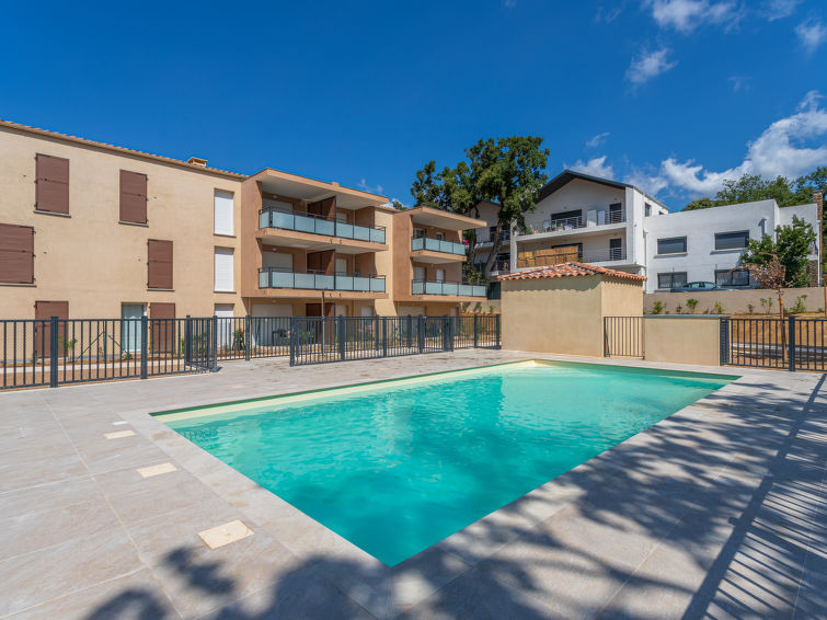 6-persoons appartement met zwembad in Bormes-les-Mimosas in Bormes-les-Mimosas