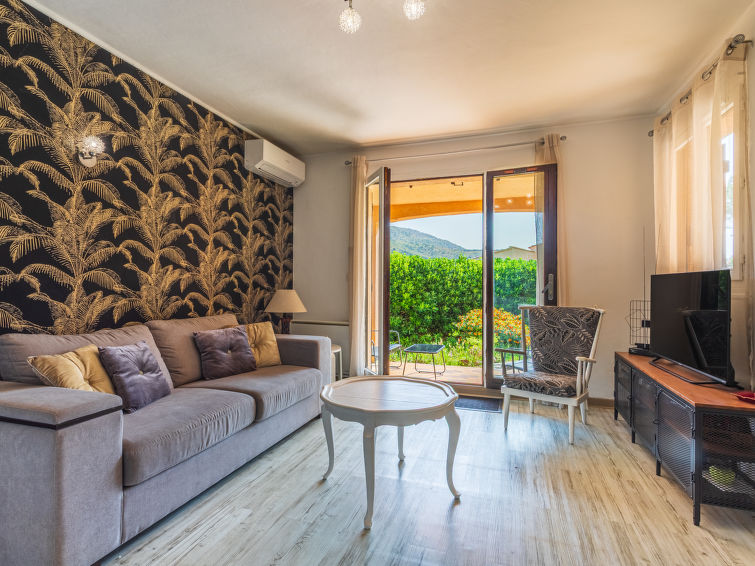 Zonnig appartement voor 4 personen in Bormes-les-Mimosas in Bormes-les-Mimosas