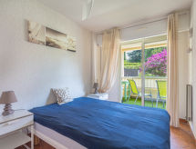 Licht appartement op 200 meter van strand La Favière - thumbnail 4