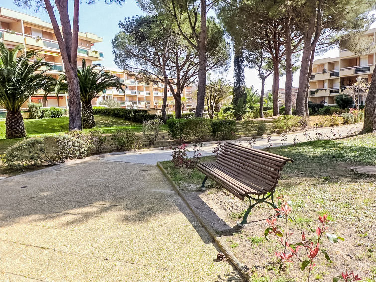 Côte d'Azur Apartment in Bormes-les-Mimosas