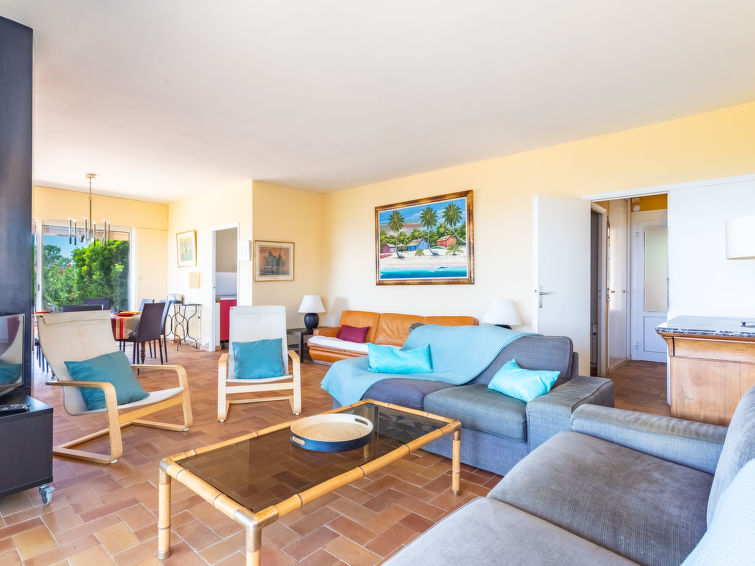 Search and Stay destination Bormes-les-Mimosas, Provence-Alpes-Côte d'Azur - France from AU$ 384. Mont des Roses