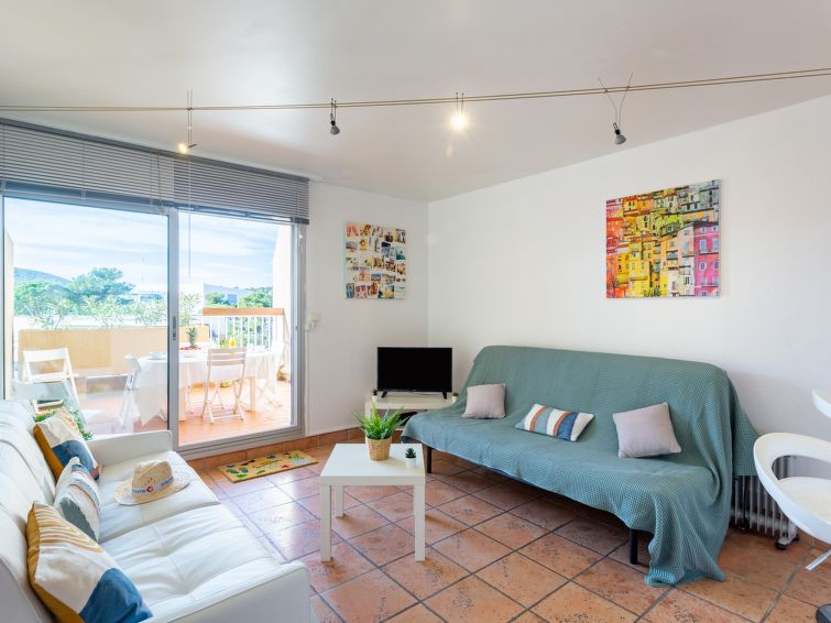 Search and Stay destination Bormes-les-Mimosas, France from AU$ 153. le Port de Bormes