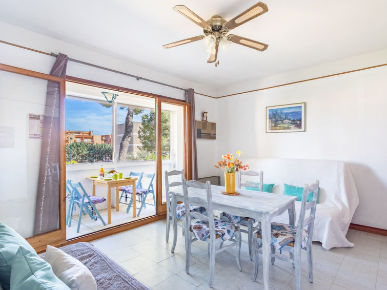 Search and Stay destination Bormes-les-Mimosas, Provence-Alpes-Côte d'Azur - France from AU$ 147. Mer et Soleil I