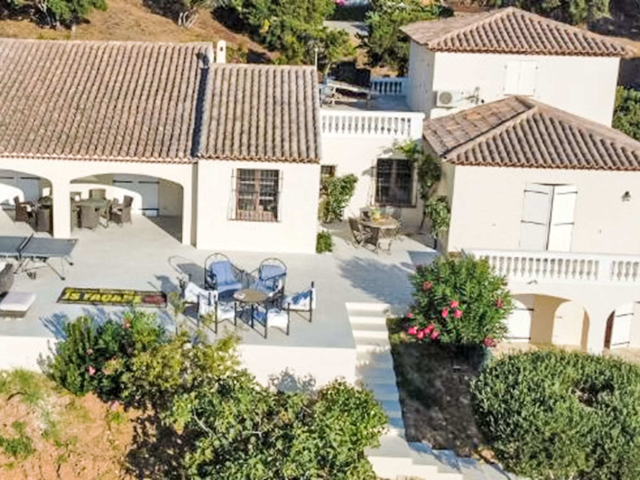 Villa Resedas-Draußen