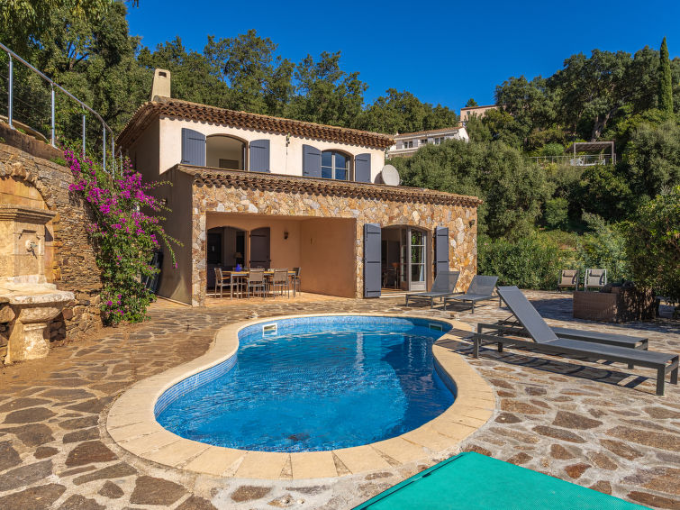 8-persoons vakantiehuis met privézwembad en zeezicht in Rayol Canadel in Rayol Canadel