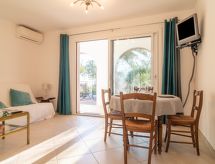 Hibiscus: Sfeervol vakantiehuis aan zee in Rayol Canadel, Côte d'Azur - thumbnail 2
