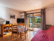 Zonnig appartement met airco op 800m van het strand van Rayol-Canadel - thumbnail 3