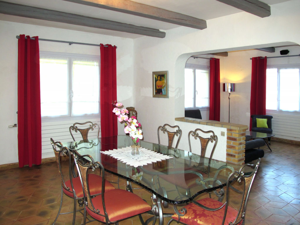 Florianne — Kitchen / Dining Room