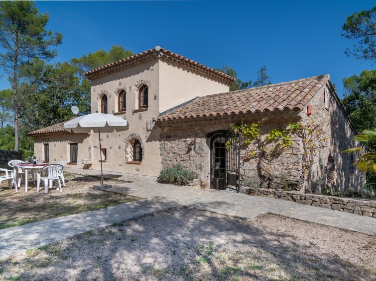 Search and Stay destination Flassans-sur-Issole, Provence-Alpes-Côte d'Azur - France from AU$ 326. Carpanel