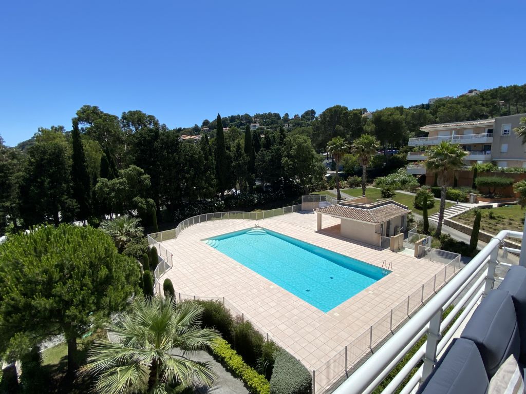 Le Domaine de la Baie — Pool Outdoor