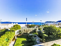 Arius: Direct aan zee in Cavalaire, strand op 20 meter - thumbnail 1