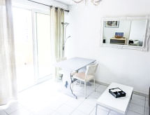 Knus appartement op 300m van strand & centrum Cavalaire - thumbnail 5