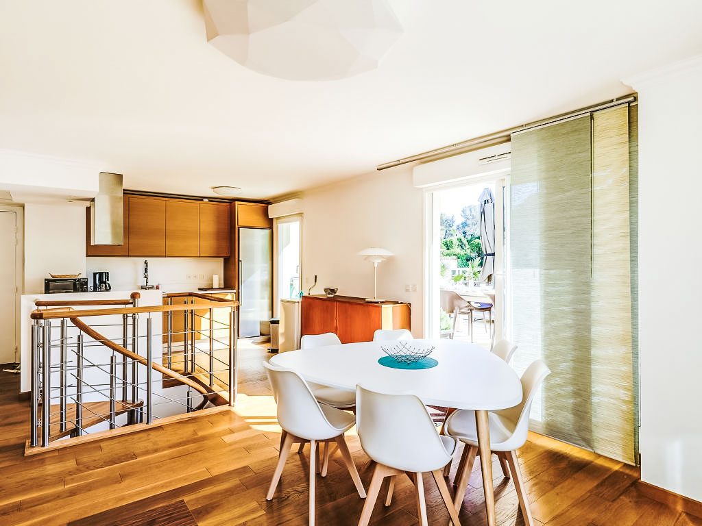 Cap Marine — Kitchen / Dining Room