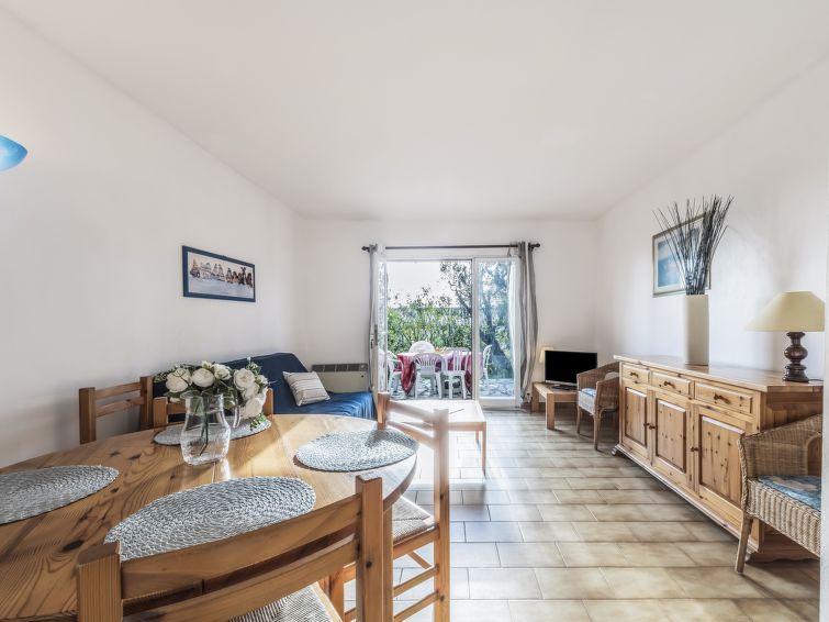Search and Stay destination Cavalaire-sur-Mer, Provence-Alpes-Côte d'Azur - France from AU$ 202. Bonporteau