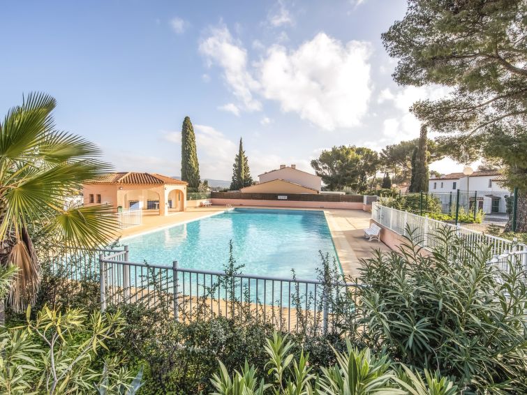 Vakantiehuis in Cavalaire op 1,0 km van het strand in Cavalaire