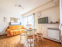Knusse studio voor 2 in centrum Cavalaire, op 300 meter van het strand - thumbnail 1