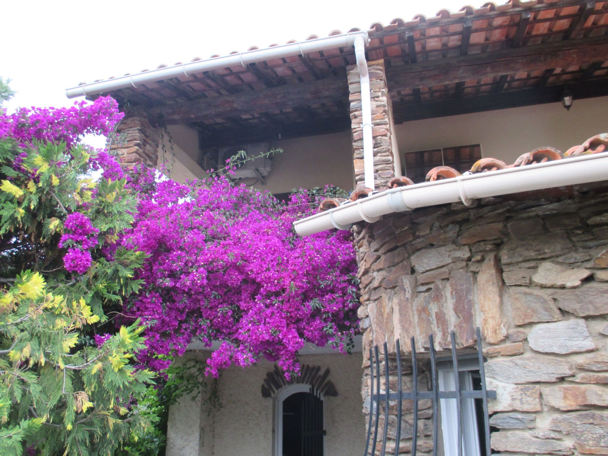 Photo of Ruhige Ecke in der Nähe von allem zu Fuß