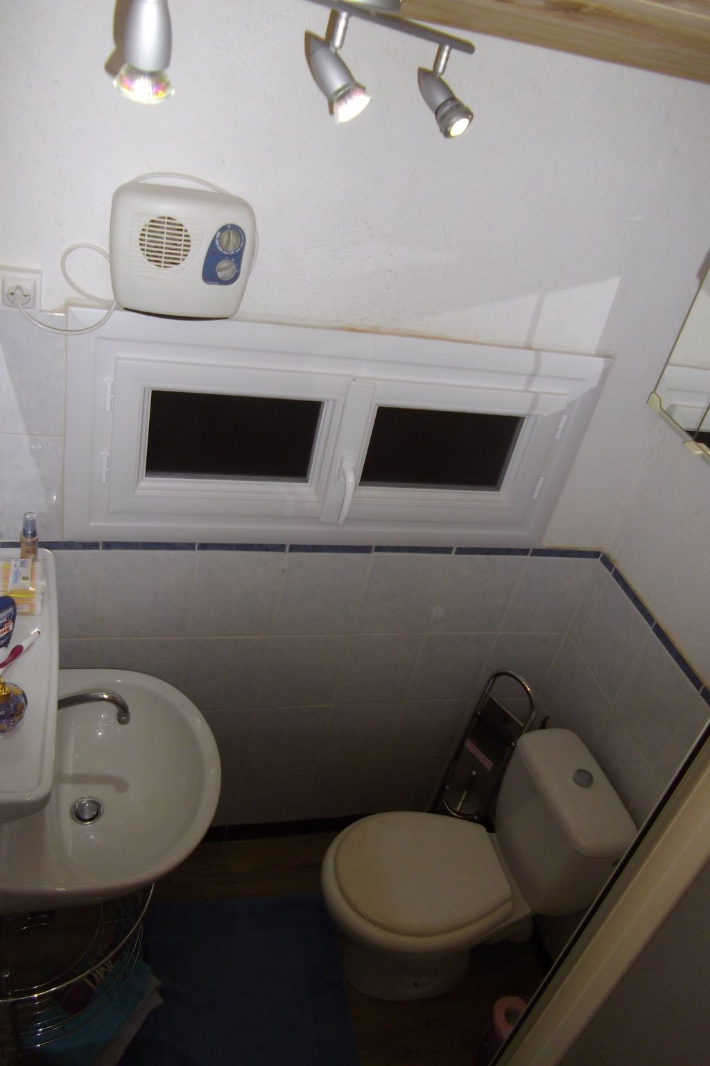 Ruhige Ecke in der Nähe von allem zu Fuß-Drinnen