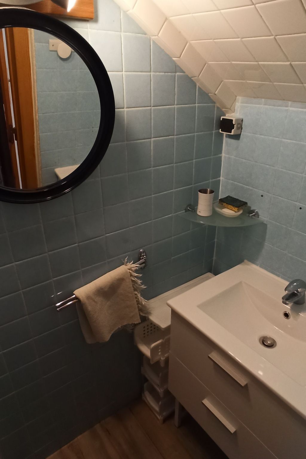 Ruhige Ecke in der Nähe von allem zu Fuß-Image-tags.info