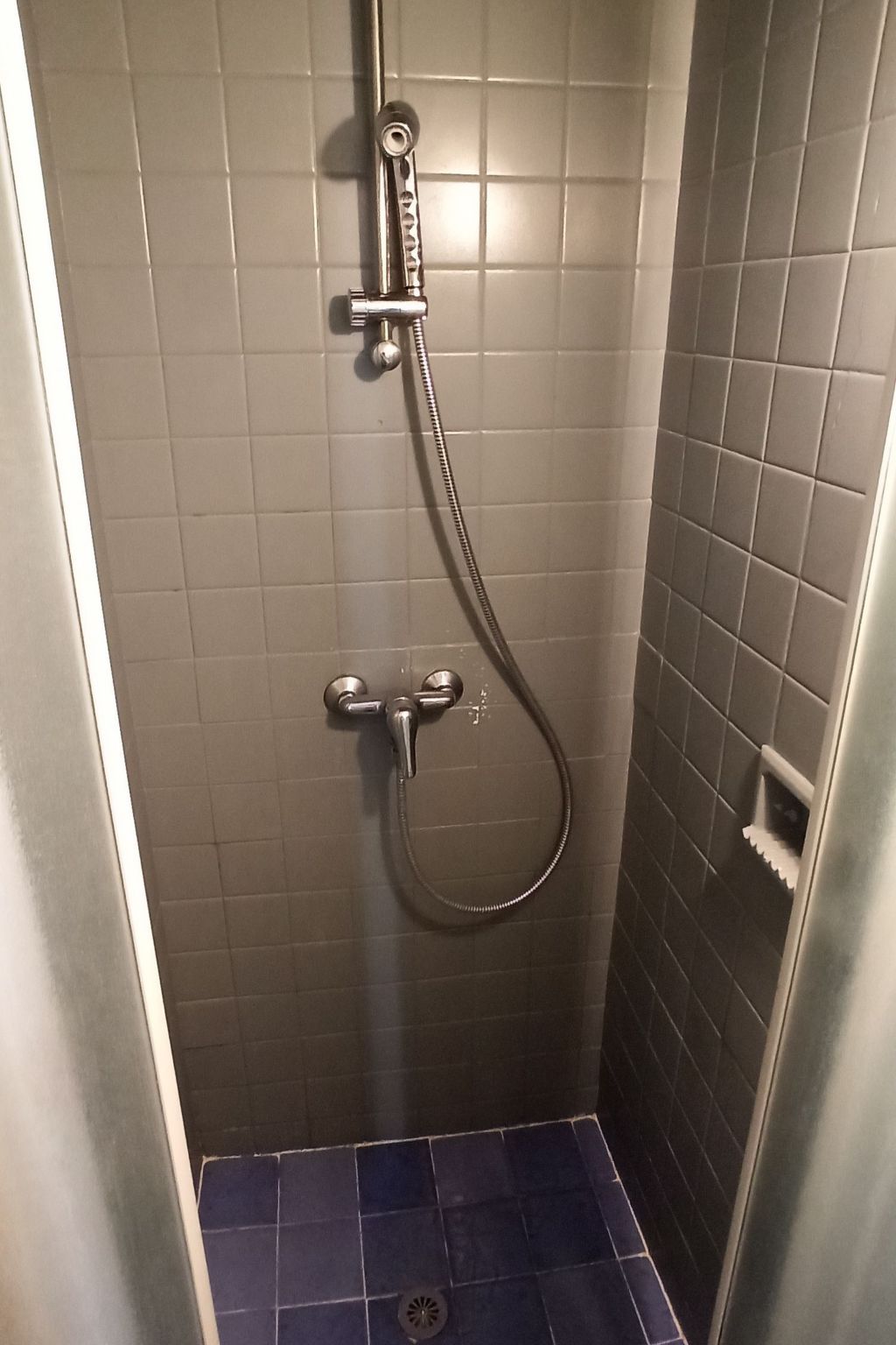 Ruhige Ecke in der Nähe von allem zu Fuß-Image-tags.info