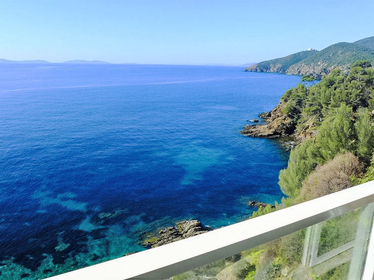 Aan zee: Zonnig appartement met zeezicht in Cavalaire in Cavalaire