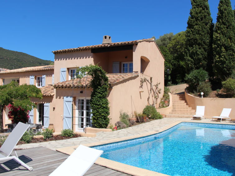 Search and Stay destination Cavalaire-sur-Mer, Provence-Alpes-Côte d'Azur - France from AU$ 661. Mare E Sole