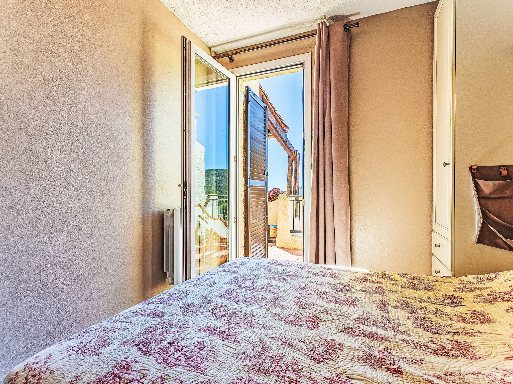 Les Emeraudes - Binnen