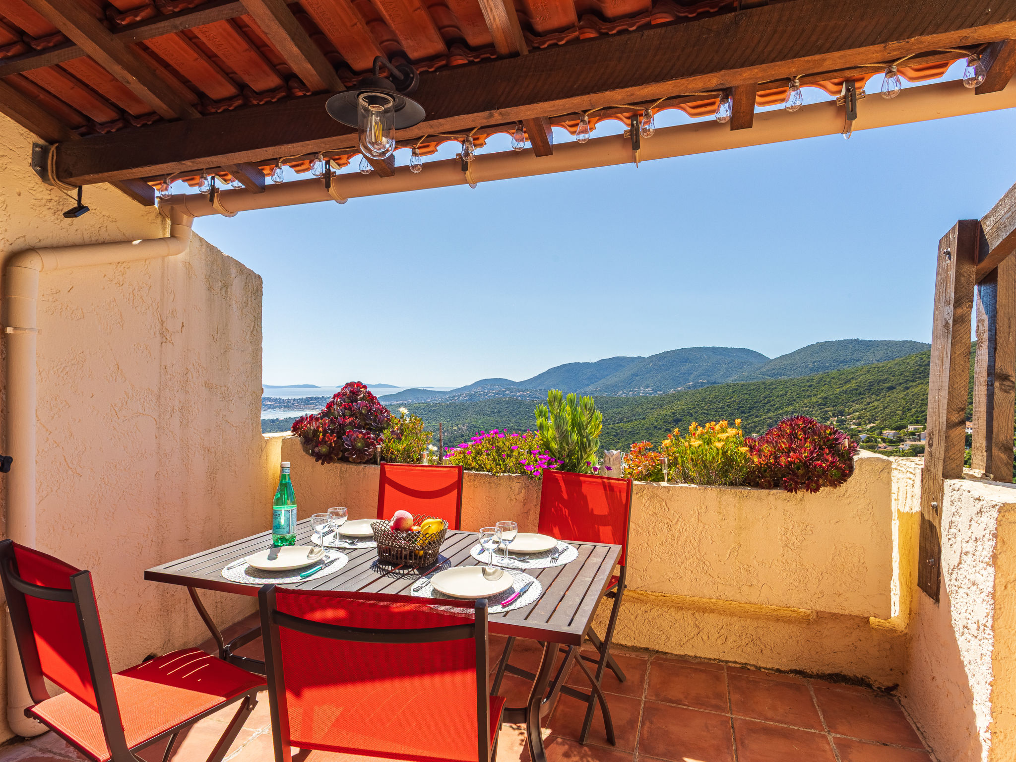 Les Emeraudes - Buiten