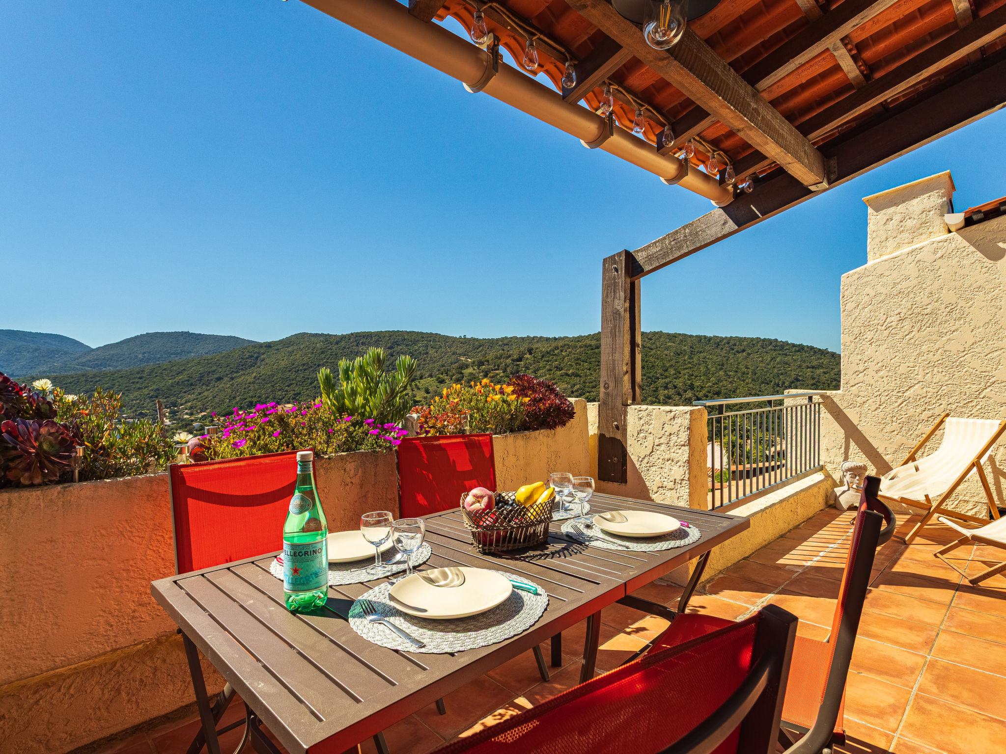 Les Emeraudes - Buiten