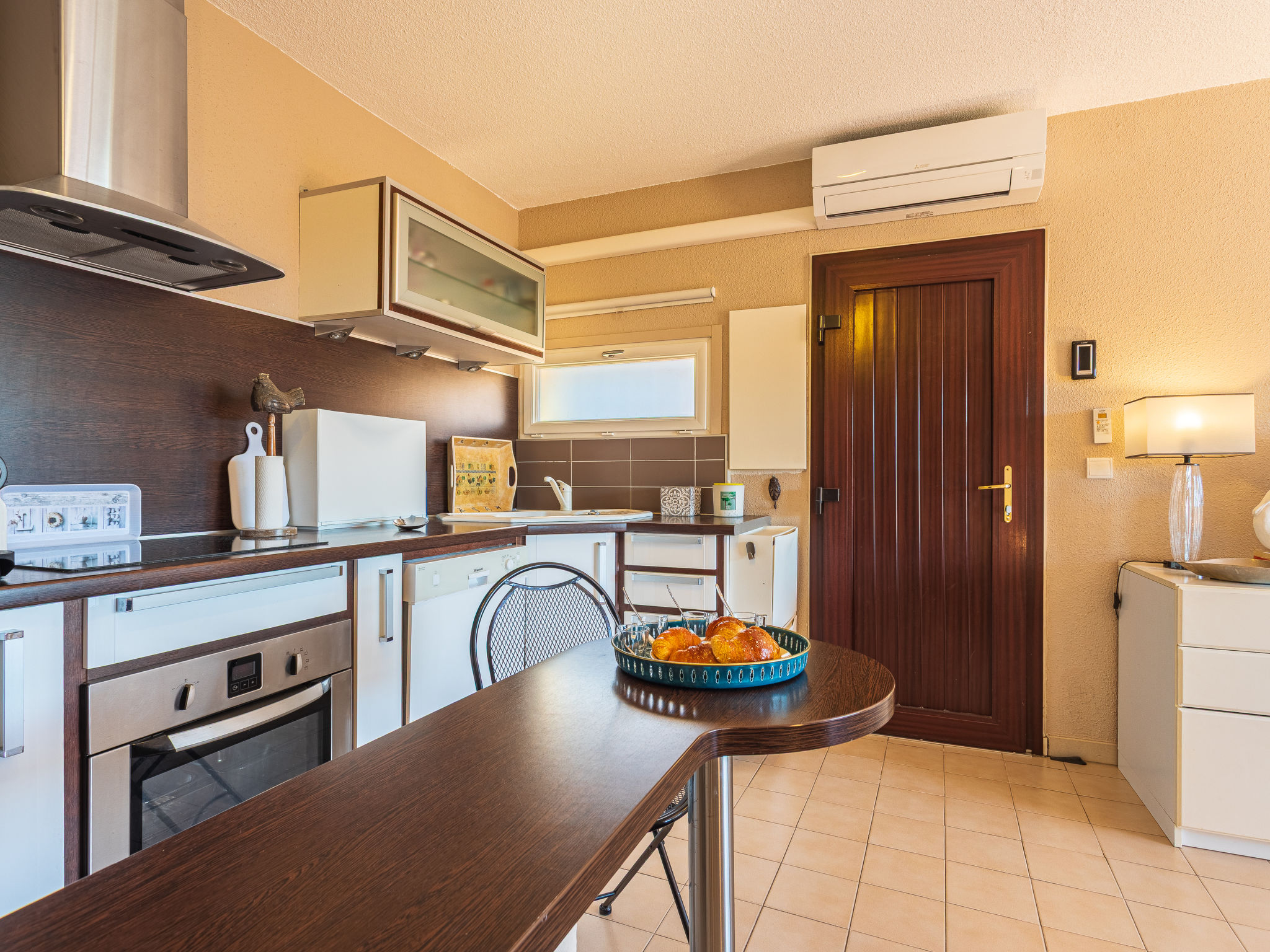 Les Emeraudes - Binnen