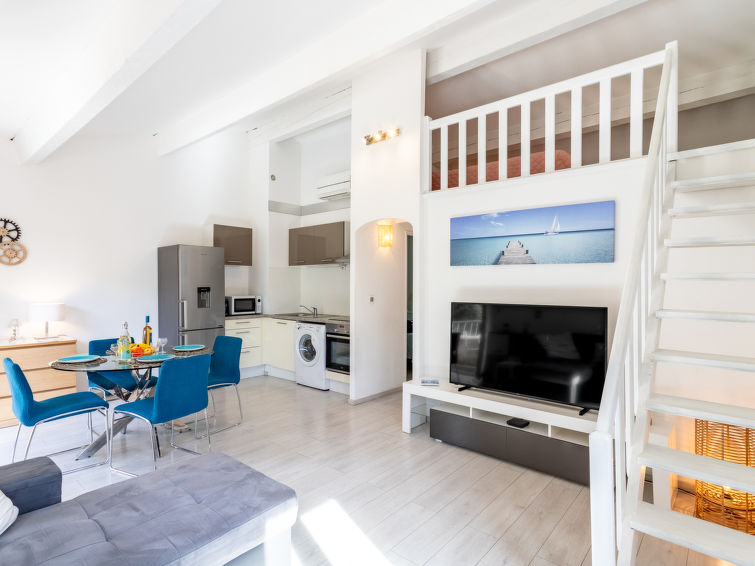Search and Stay destination Gassin, Provence-Alpes-Côte d'Azur - France from AU$ 245. Font Mourier