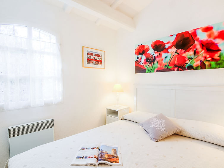 Search and Stay destination Gassin, Provence-Alpes-Côte d'Azur - France from AU$ 233. Les Parcs de Gassin