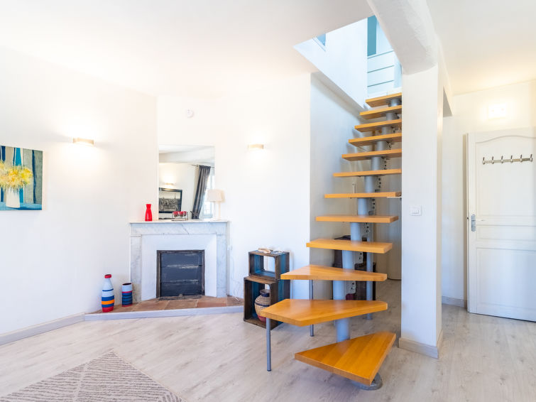 Search and Stay destination Saint-Tropez, Provence-Alpes-Côte d'Azur - France from AU$ 193. Rue Allard