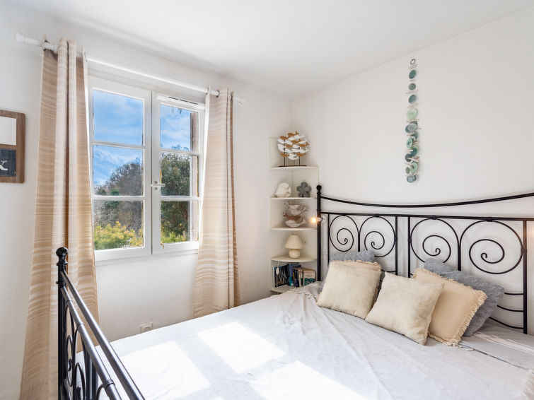 Search and Stay, undefined in undefined. Gallery position 3