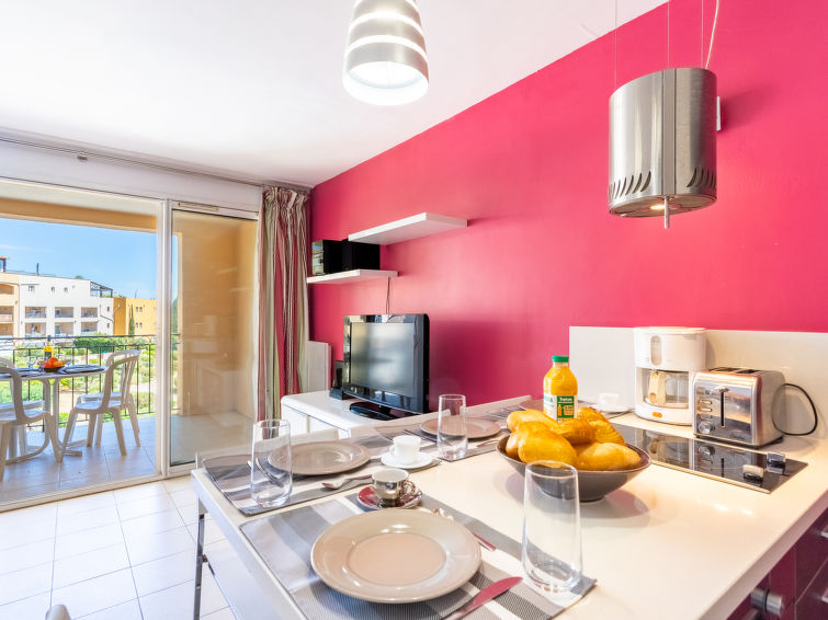Search and Stay destination Gassin, Provence-Alpes-Côte d'Azur - France from AU$ 175. Les Marines
