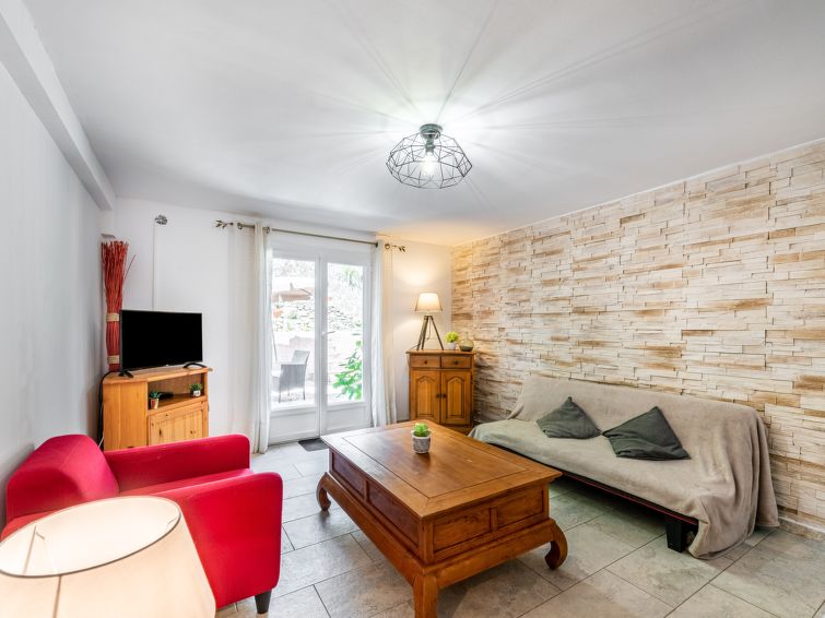 Search and Stay destination Gassin, Provence-Alpes-Côte d'Azur - France from AU$ 249. Les Chênes