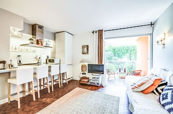 Appartement Les Patios Saint Tropez Fr8450 515 6 Interhome