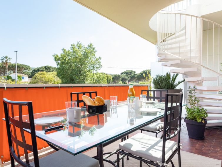 Search and Stay destination Saint-Tropez, Provence-Alpes-Côte d'Azur - France from AU$ 428. Les Patios