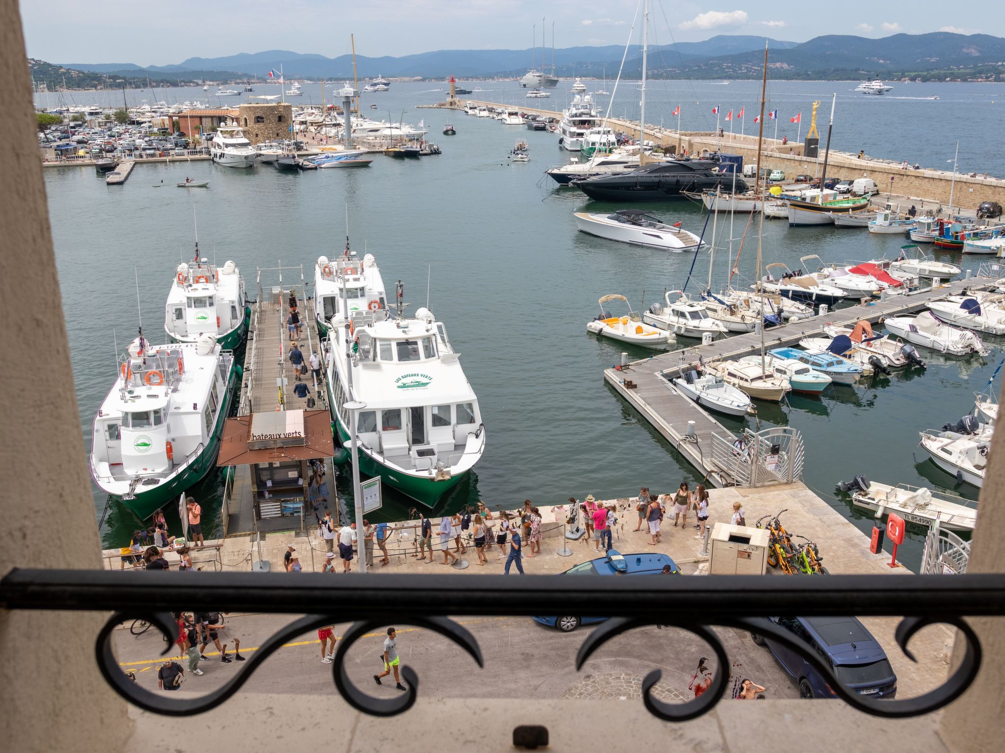 Superb 3 Bedroom Apartment on the Port-Image-tags.info