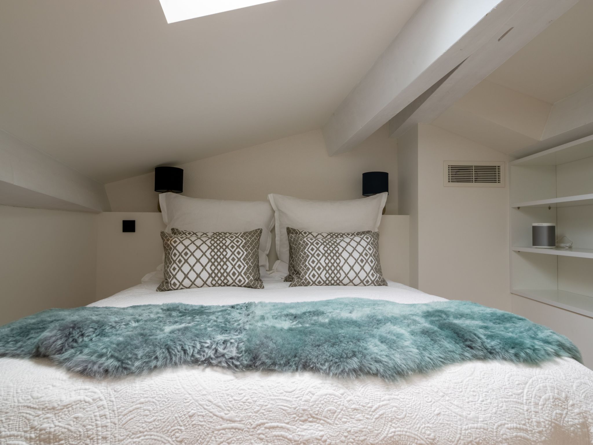 Superb 3 Bedroom Apartment on the Port-Image-tags.info