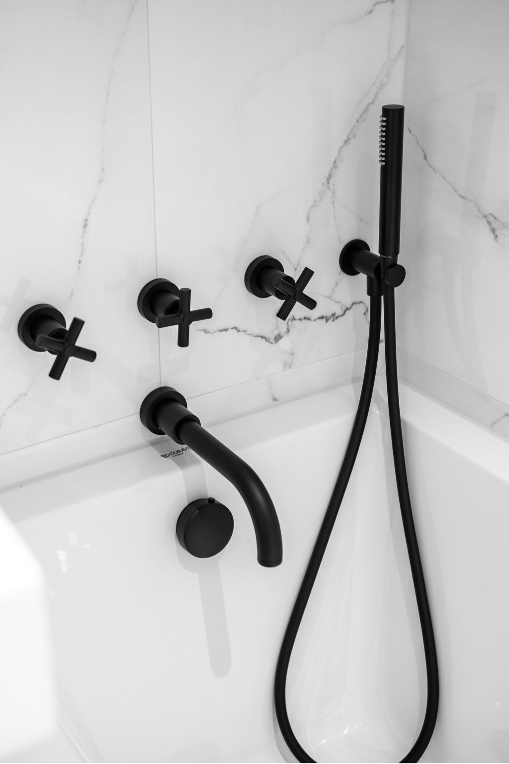 Superb 3 Bedroom Apartment on the Port-Image-tags.info