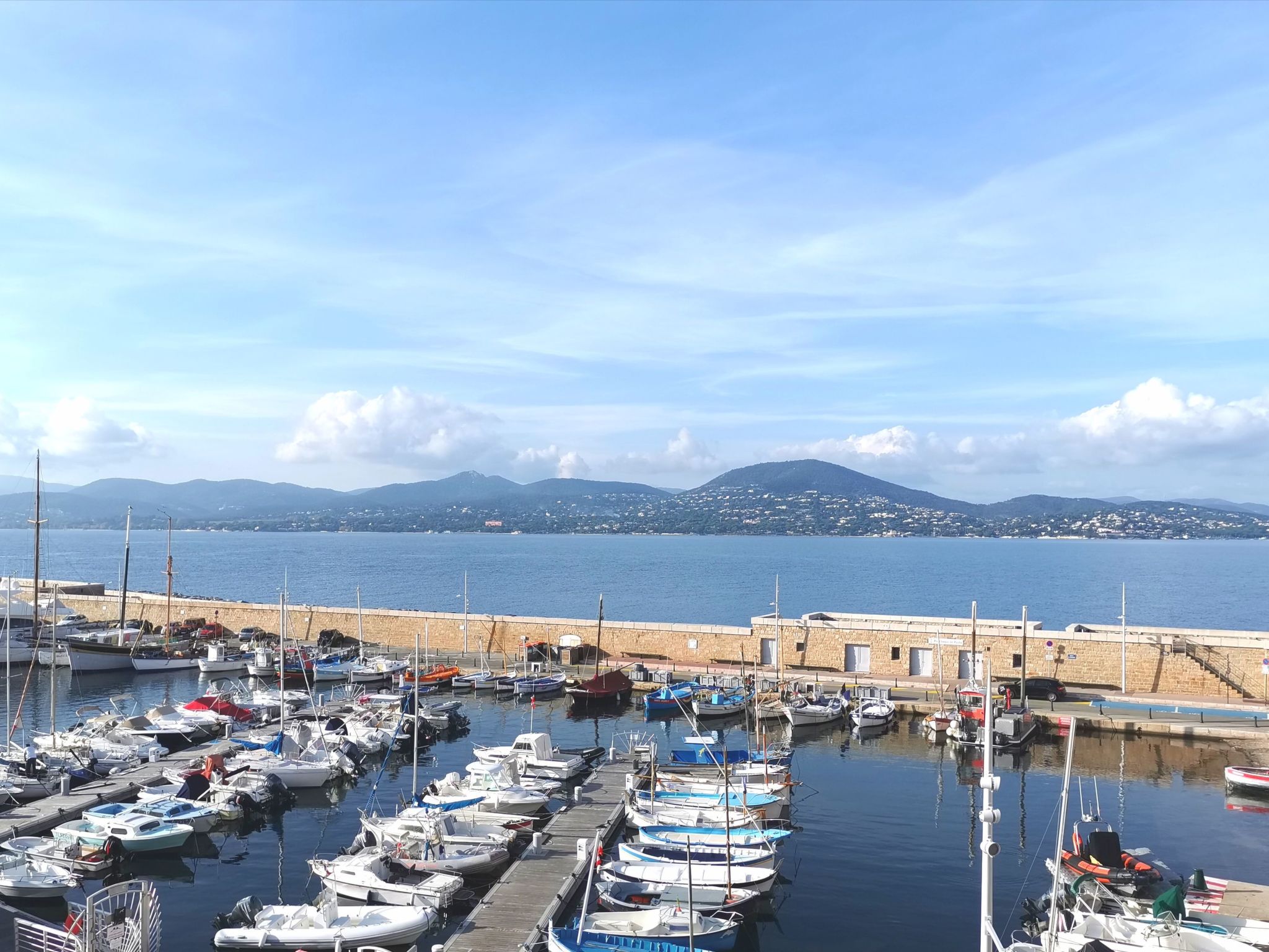 Wunderschöne Wohnung mit Balkon am Hafen-Image-tags.info