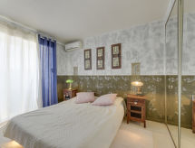 Licht appartement met zwembad nabij golfbaan en strand in Cogolin - thumbnail 3