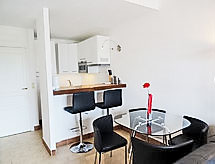Aan zee: Licht appartement Les Cascadelles in Cogolin - thumbnail 4