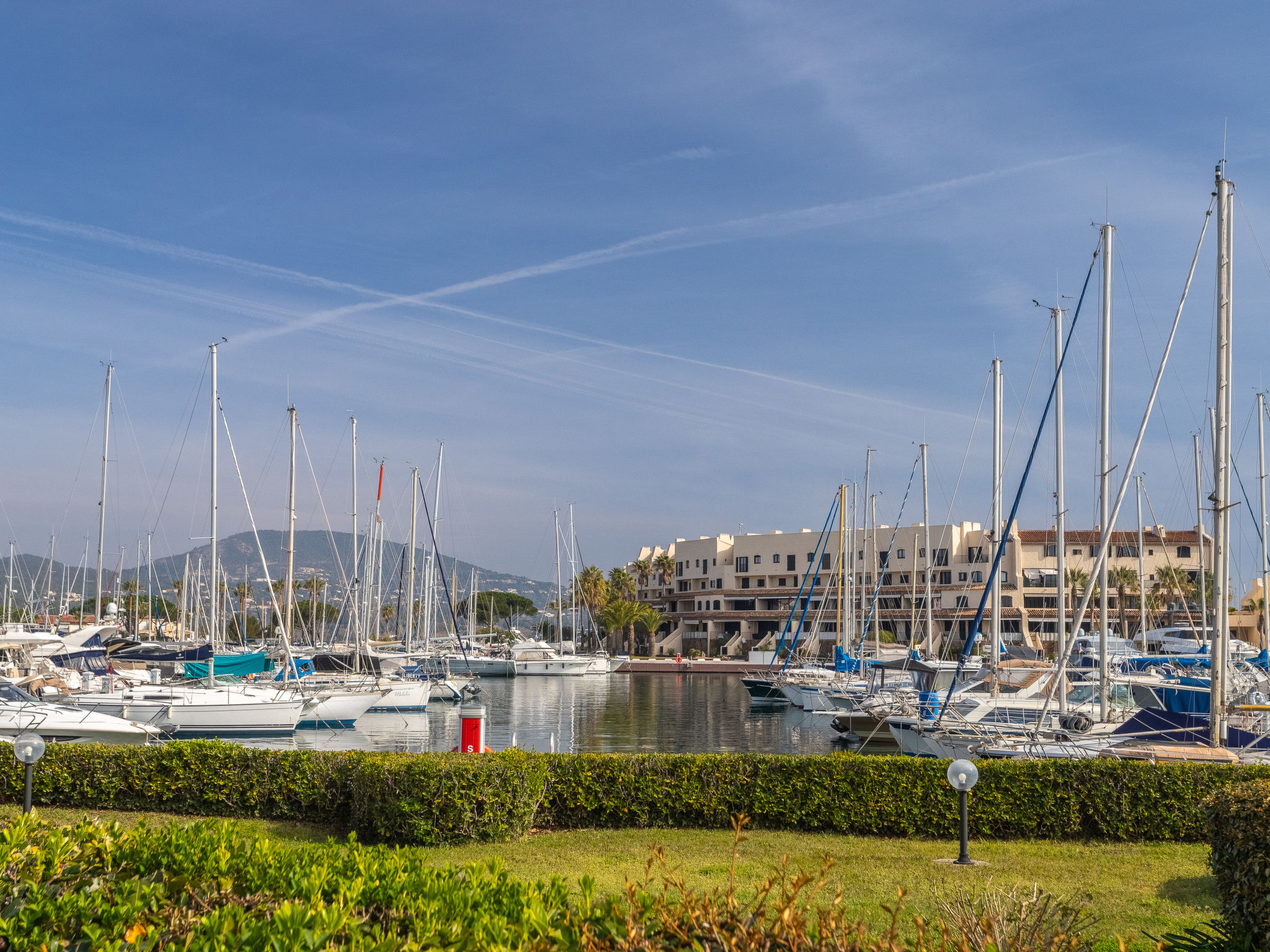 Photo of Les Deux Voiles