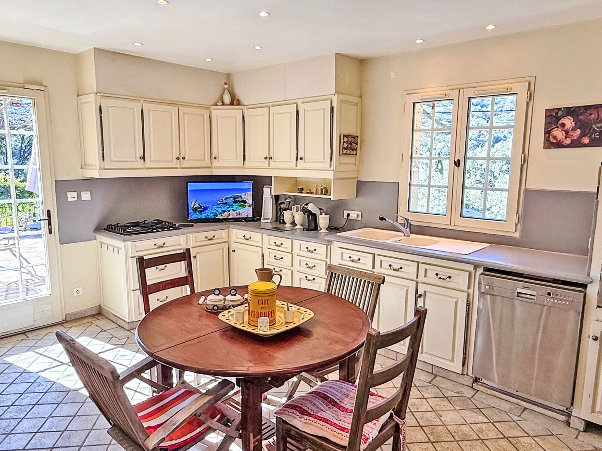 Photo of Villa 6 Chambres 12 Pers - Piscine - Clim - Wifi