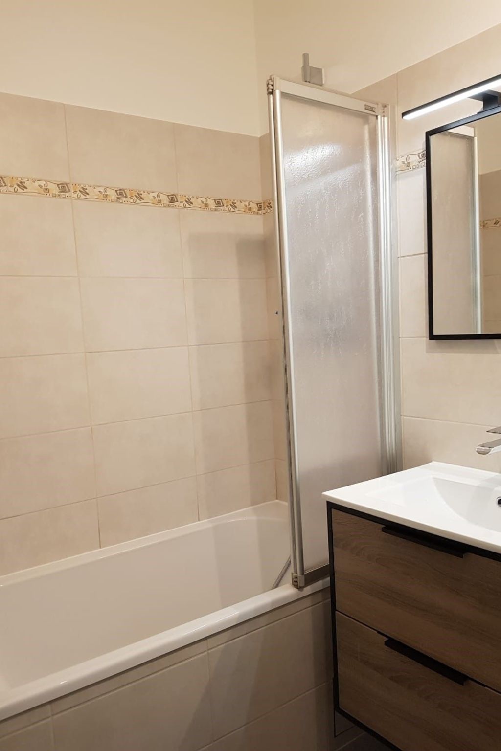 Photo of Anlage mit Tennisplatz und 3 Gemeinschaftspools