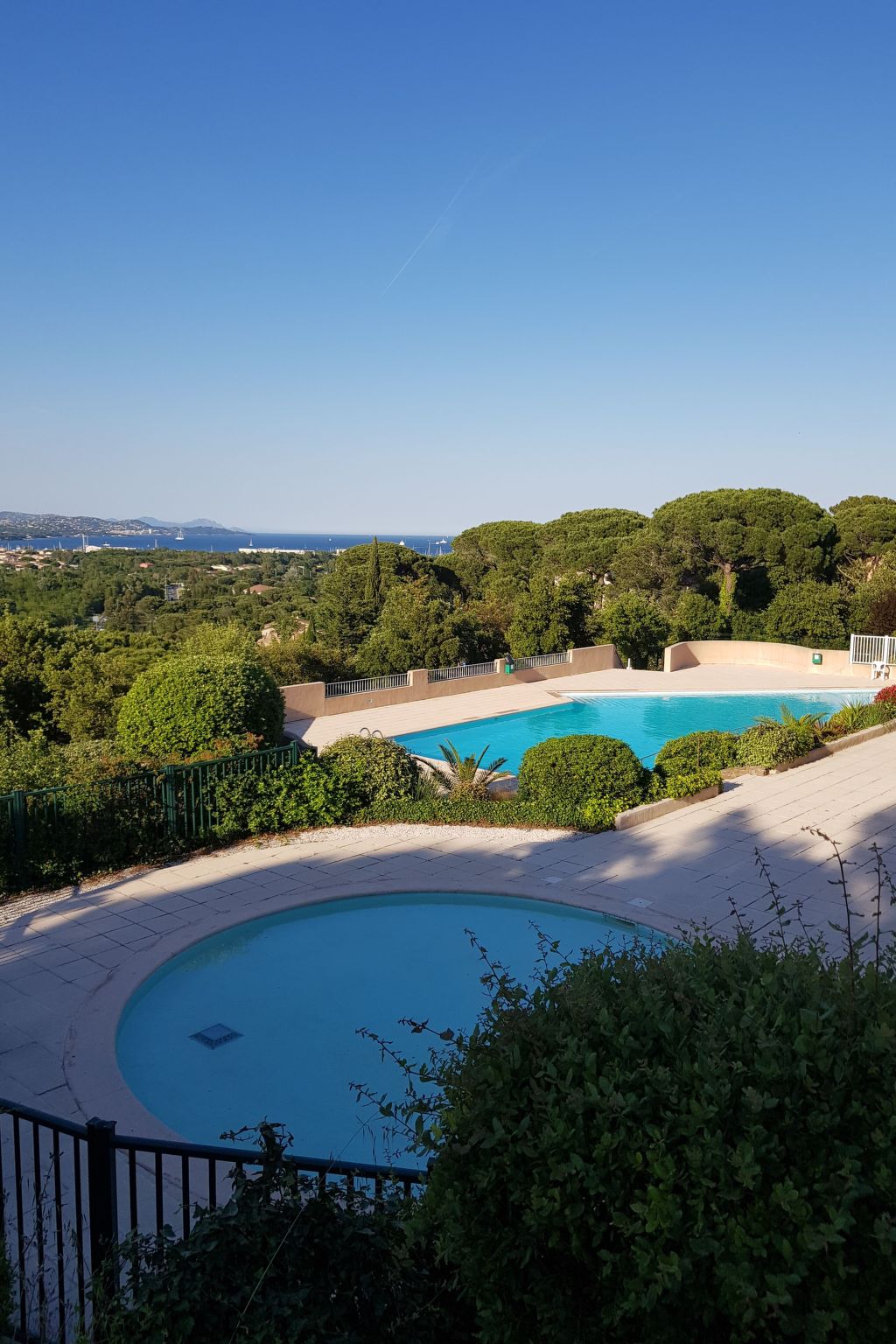 Photo of Anlage mit Tennisplatz und 3 Gemeinschaftspools