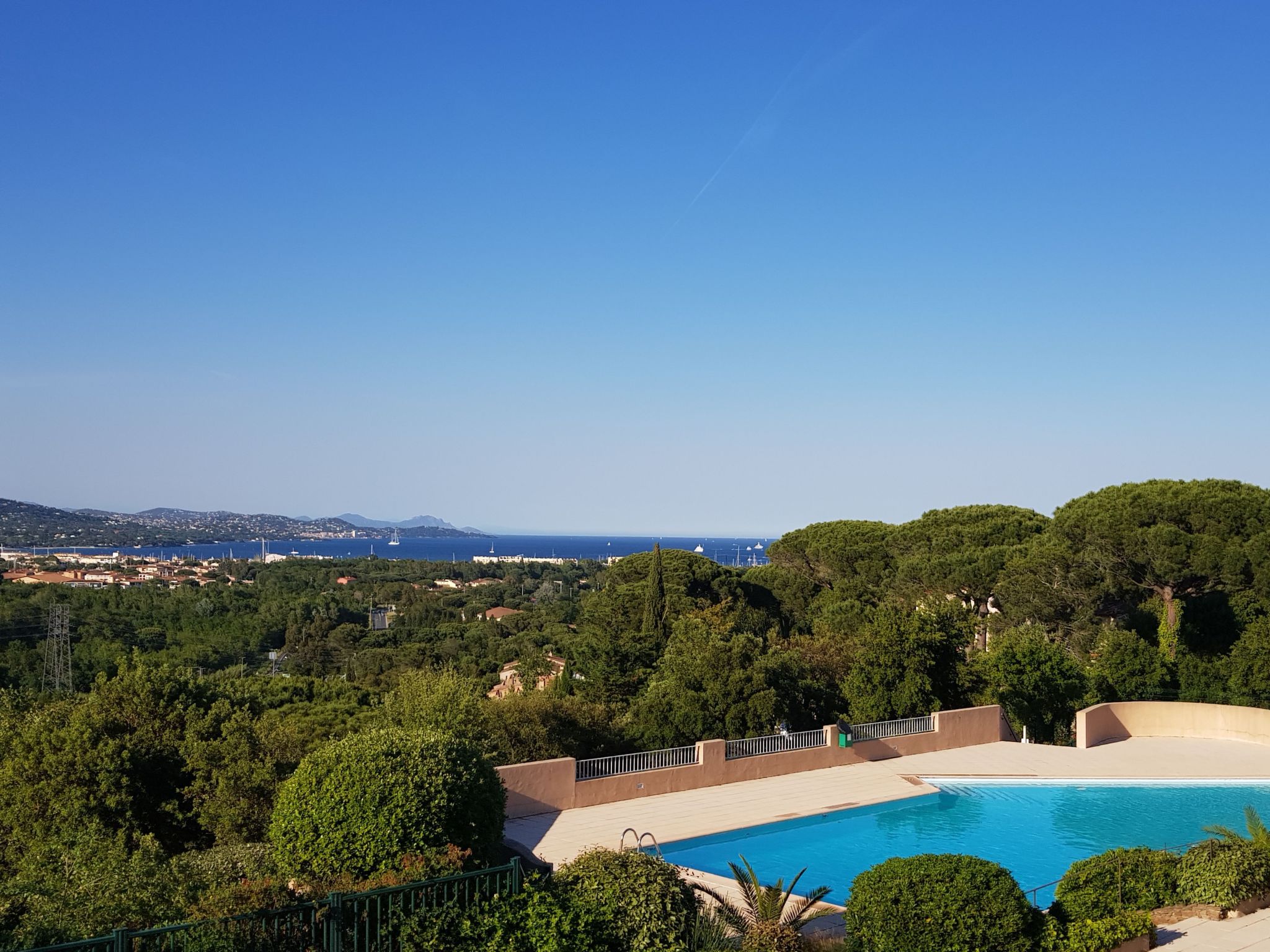 Photo of Anlage mit Tennisplatz und 3 Gemeinschaftspools