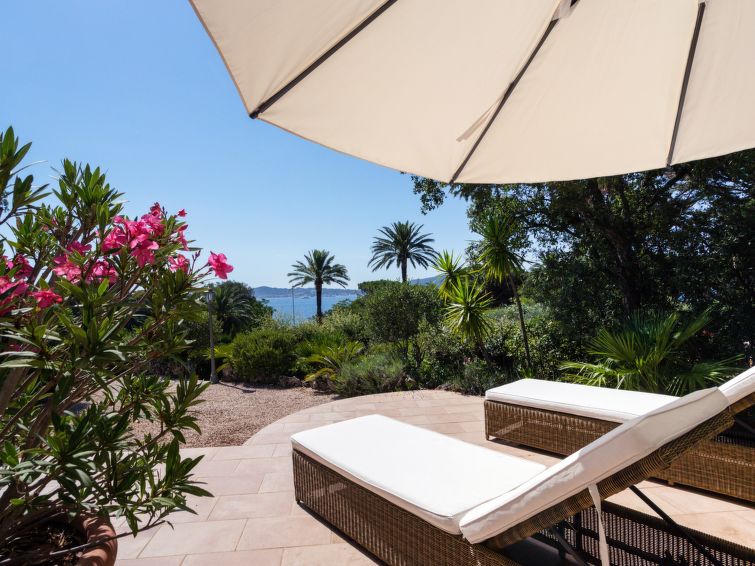 Vakantiehuis aan zee in Grimaud met golfbaan op 500 meter in Grimaud